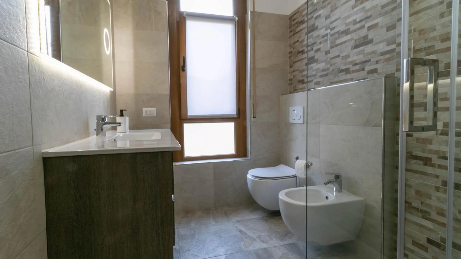 Welcomely - Ponte Vecchio Family Apartment Lecco Italy