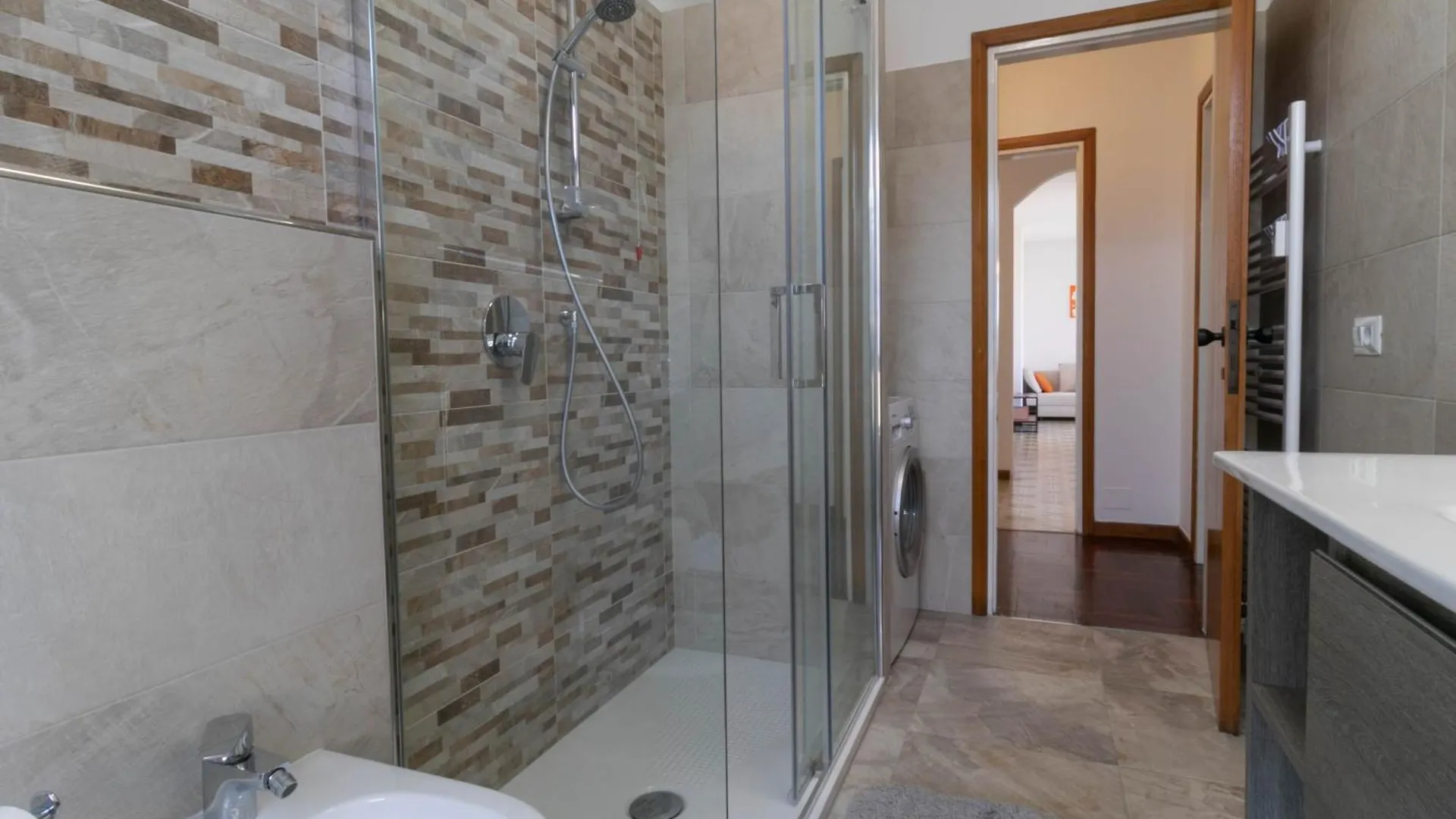 Welcomely - Ponte Vecchio Family Apartment Lecco 0*,  Italy